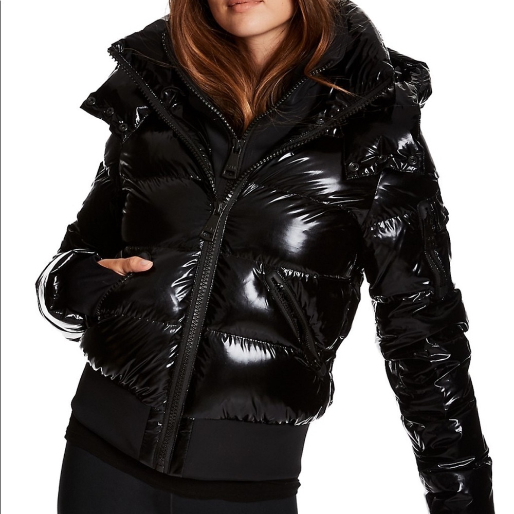 Bungalow Cropped Puffer Jacket, color caviar